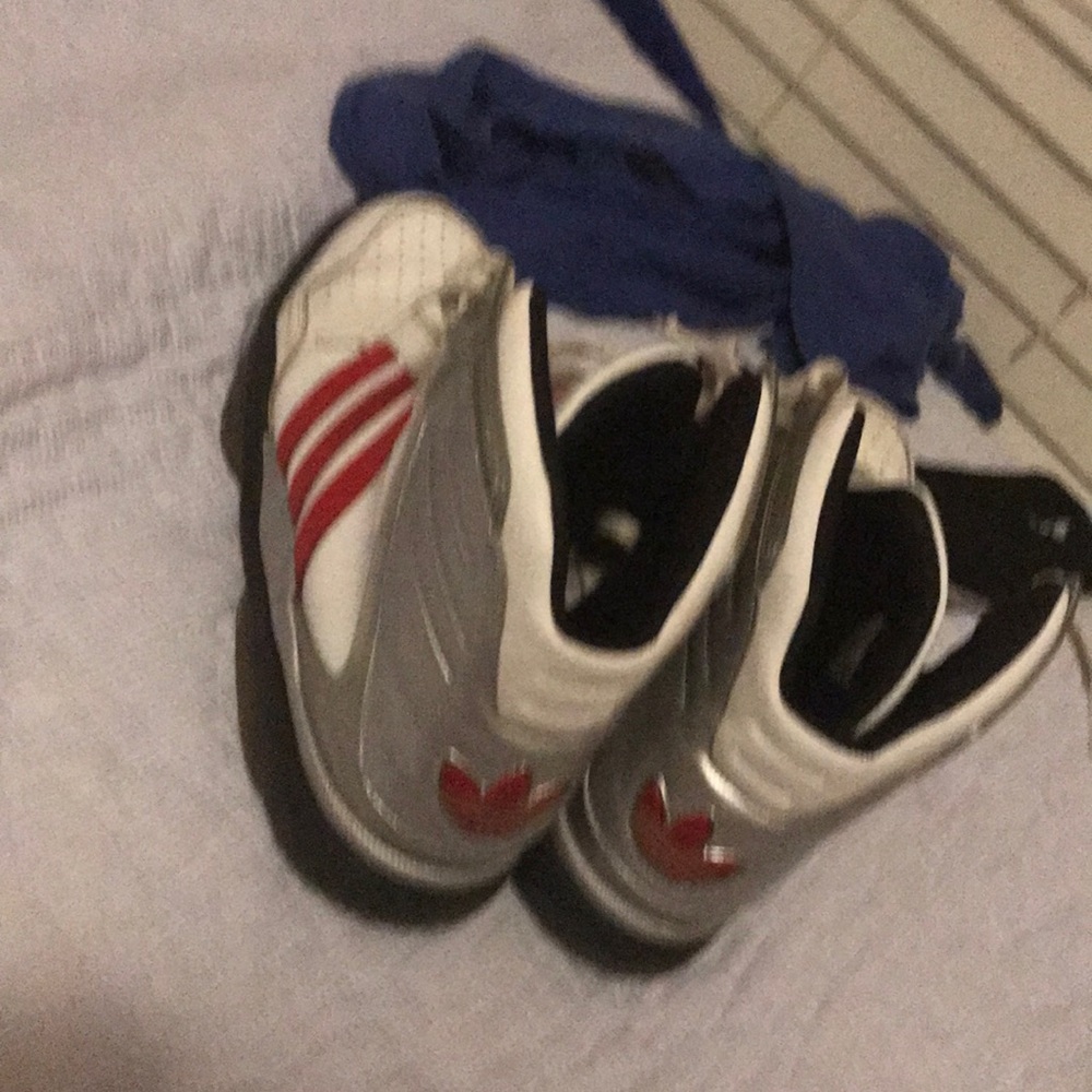 Adidas - Picture 2 of 3